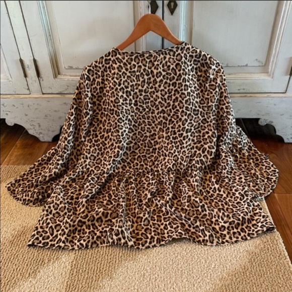 🌟LAST ONE LEFT🌟 Darling Leopard Print Blouse - Picture 4 of 4